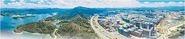中韓(惠州)產(chǎn)業(yè)園建設(shè)在風(fēng)光秀麗的觀洞水庫(kù)旁.jpg