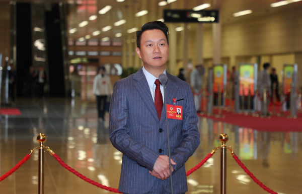 省政協委員、澳門黎氏企業控股有限公司行政總裁黎鳴山:面向港澳青年建立信息發布平臺