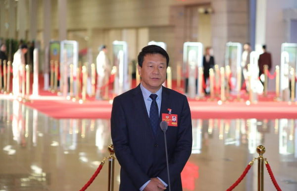 省政協(xié)委員、廣東輕工職業(yè)技術(shù)大學(xué)藝術(shù)設(shè)計(jì)學(xué)院院長(zhǎng)桂元龍:讓體育“非遺”之花在校園綻放