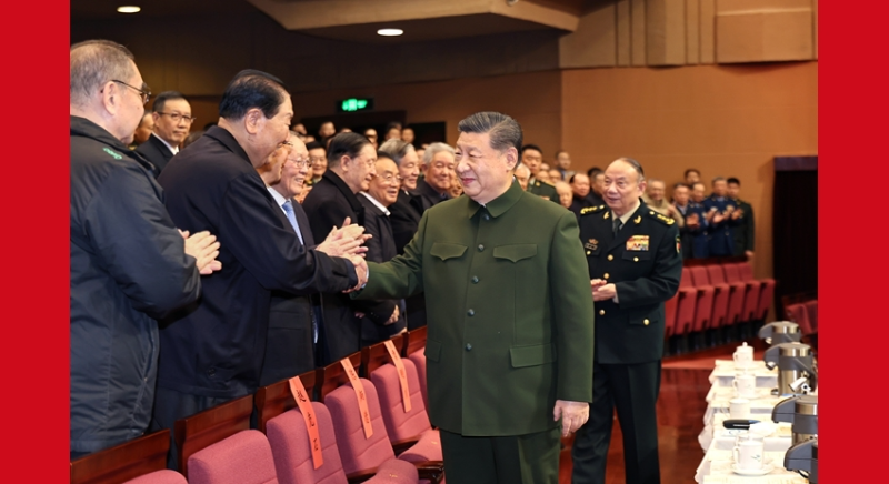 中央軍委舉行慰問駐京部隊老干部迎新春文藝演出 習近平向全軍老同志祝賀新春